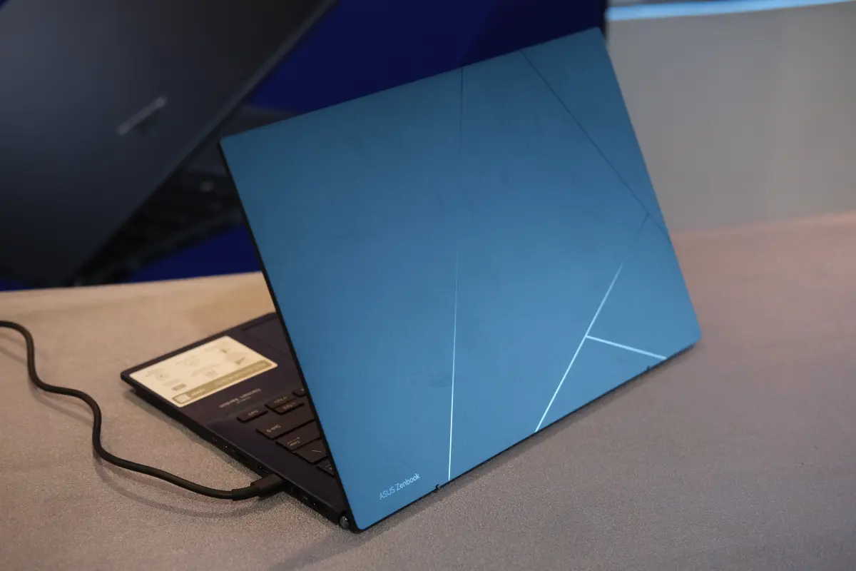 Asus Zenbook 14X OLED UX3404 Review Laptop and Features